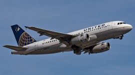 United Airlines N889UA (Airbus A319 - MSN 2667) (Ex B-6219 